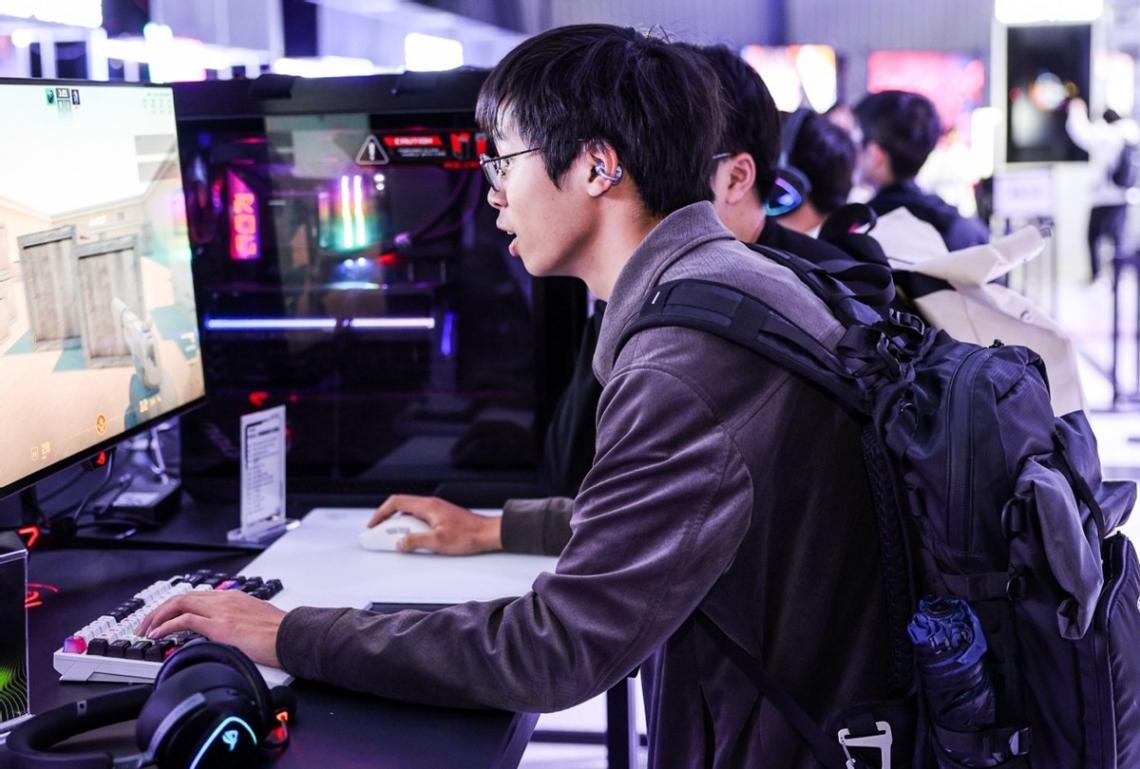 超频破纪录 华硕主板引爆ROG DAY 2025