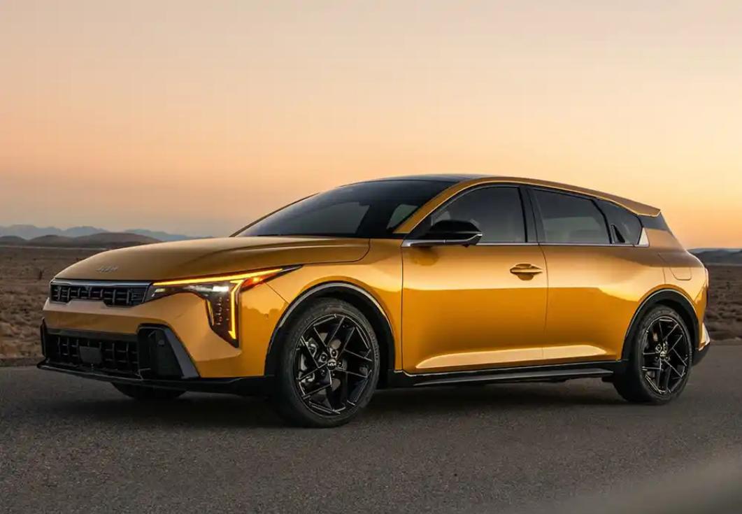 外观微调 两厢版本更运动 新款起亚K4 Hatchback官图