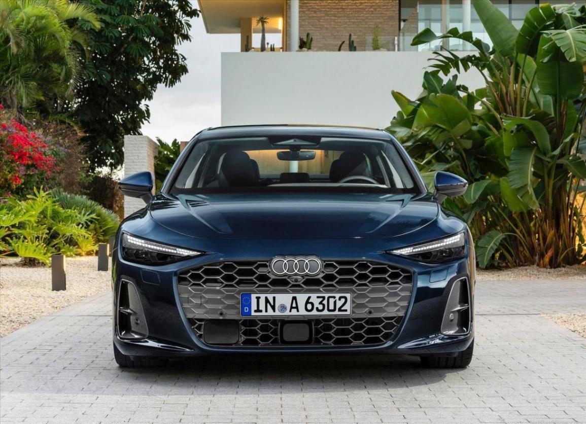 全新奥迪A6轿车登场,3.0L V6引擎马力367匹,0-100KM/H只需4.7秒